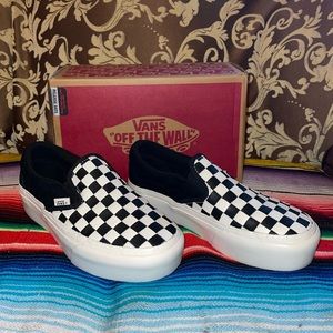 Classic Slip-On Platform Woven Vans Black and White US Women: 6.5 & US Men: 5.0
